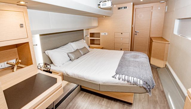 Libert'e yacht for sale 30