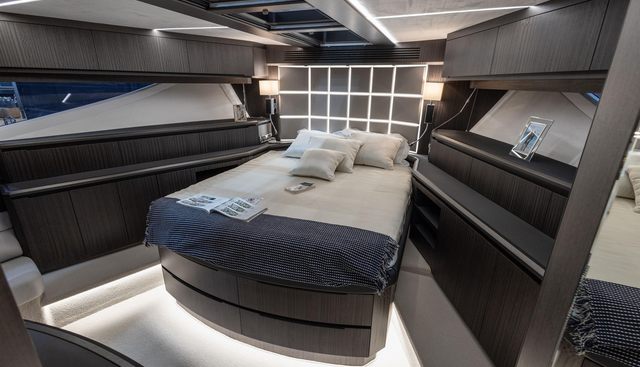 Seven yacht for sale 32