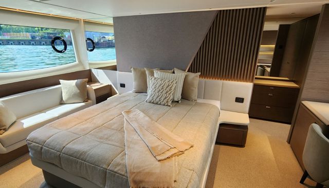 S72 yacht for sale 24