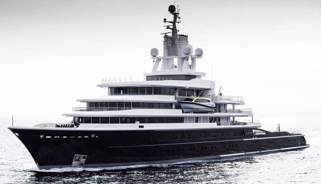 LUNA yacht for sale 9