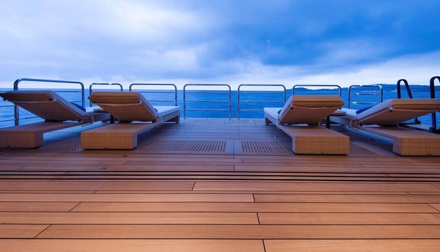 LUNA yacht for sale 19