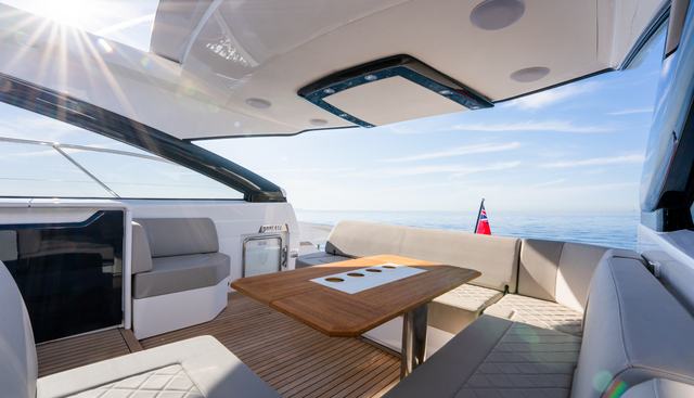 Fairline Targa 45 - Open yacht for sale 12