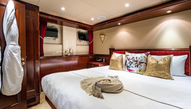 STARSHIP yacht for sale 37