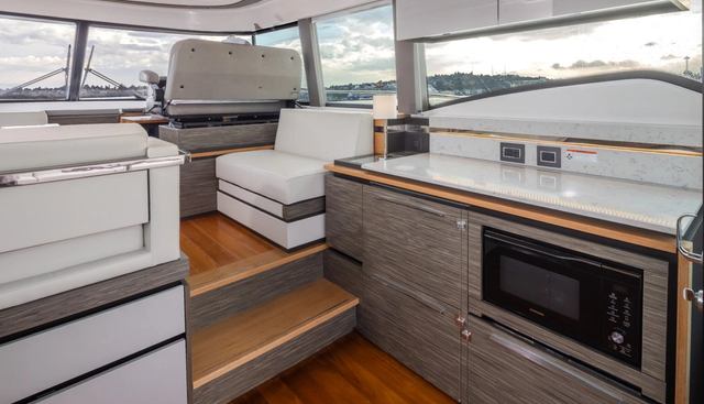 TIARA C49 COUPE yacht for sale 18