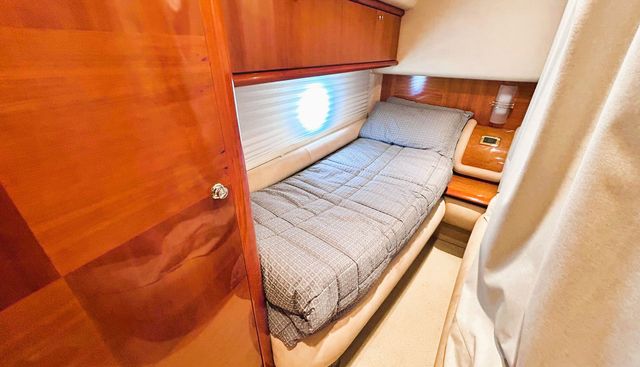 A55 yacht for sale 32