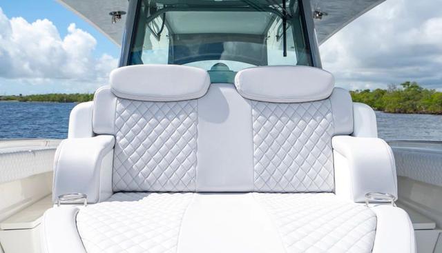 42 Lujo yacht for sale 35