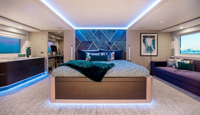 Curfew II yacht for sale 23