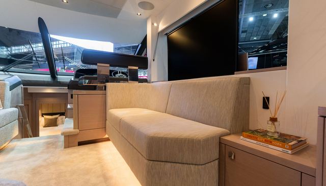 4532656 yacht for sale 25