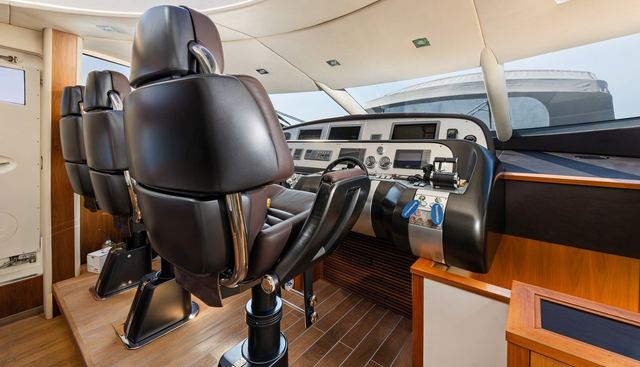 Blade 6 yacht for sale 14