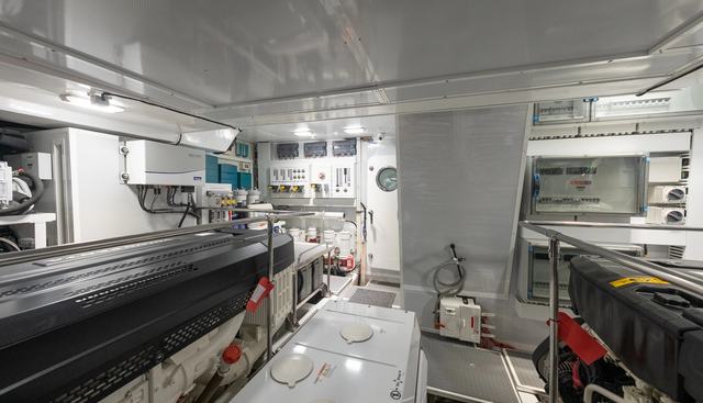 LYRICA yacht for sale 43