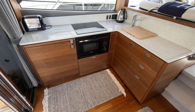 Moose yacht for sale 24