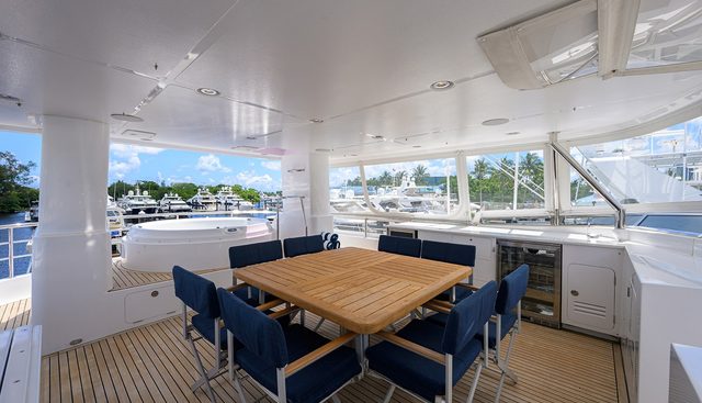 SOLACE yacht for sale 29