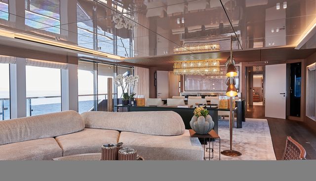 ONE ZERO yacht for sale 18
