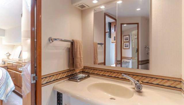 Triumph yacht for sale 330