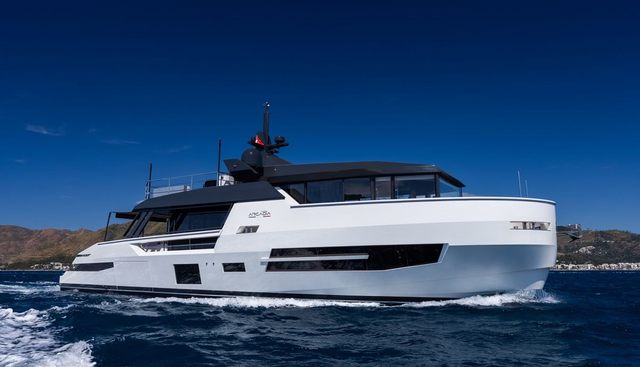 ARCADIA SHERPA 80 XL LA CREME yacht for sale 17