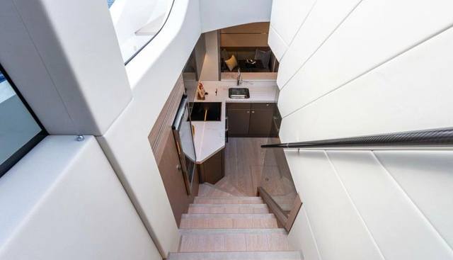 PREDATOR 75 yacht for sale 50