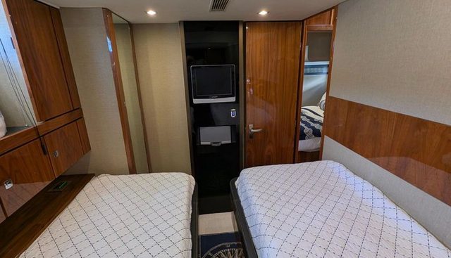 Casa Amigos yacht for sale 47