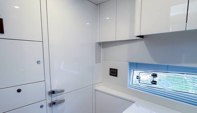 FAIRLINE PHANTOM yacht for sale 25