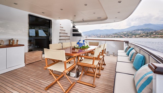 L'instant IV yacht for sale 5