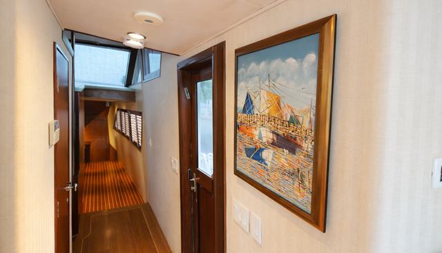 BURNING DAYLIGHT yacht for sale 8