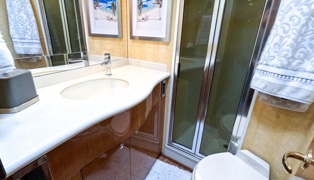 FARMERS DAUGHTER yacht for sale 19