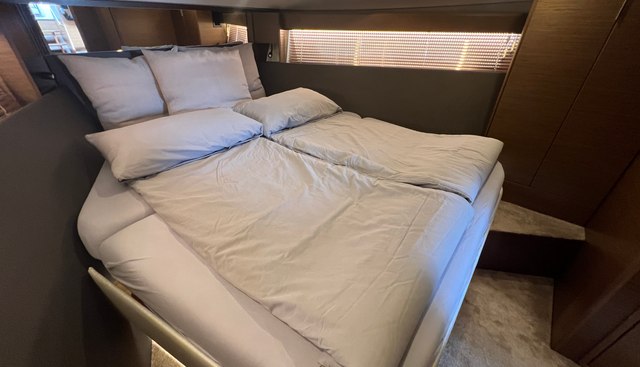 White Pearl yacht for sale 27