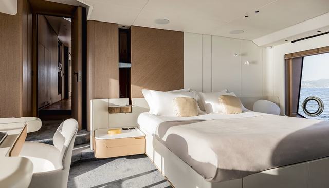AZIMUT GRANDE 26 M yacht for sale 15
