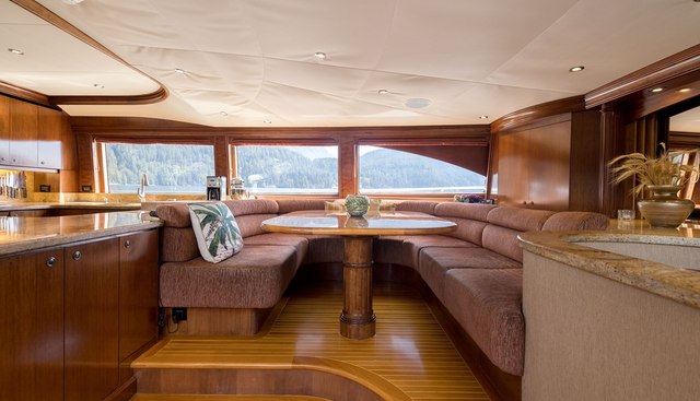 REPOSADO yacht for sale 12