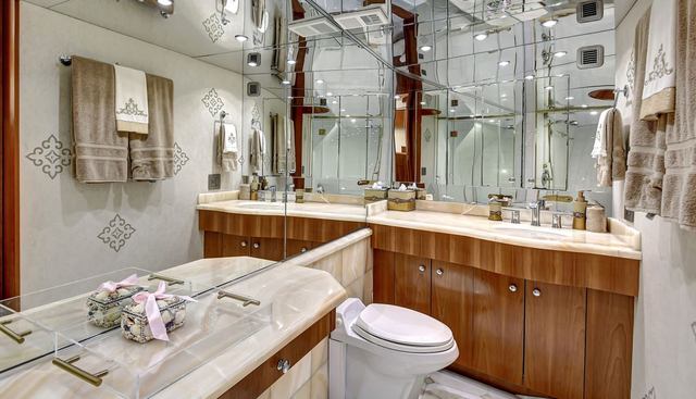 DANIELLE yacht for sale 33