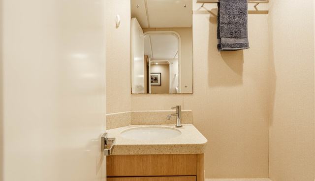 Ugly Betty yacht for sale 24