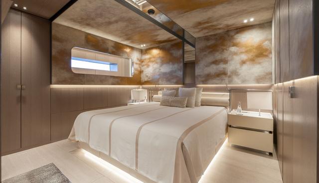 Flying Dagger III yacht for sale 23