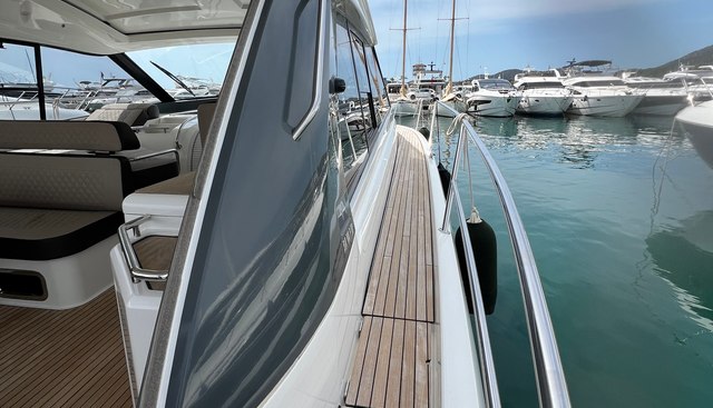 White Pearl yacht for sale 8