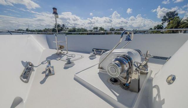 Entourage yacht for sale 32