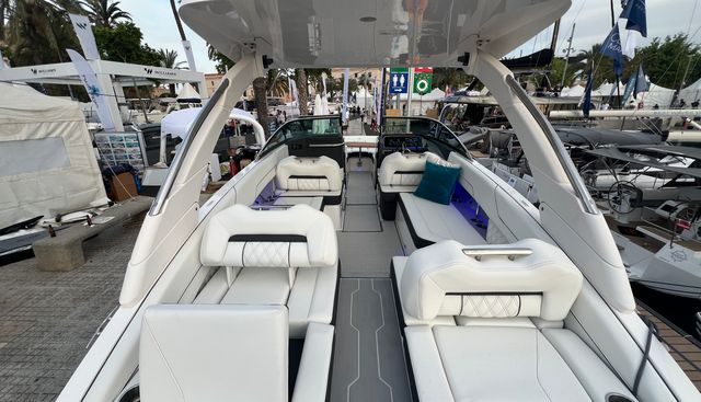 Regal LS6 yacht for sale 17
