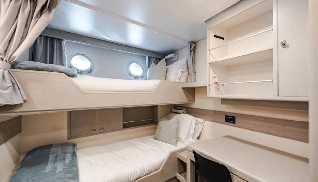 Emerald yacht for sale 40