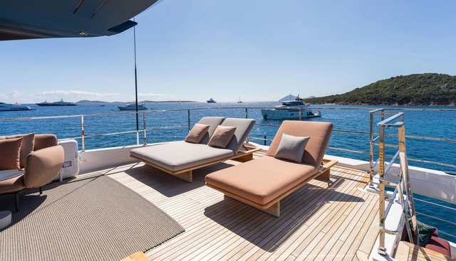 QUEEN J III yacht for sale 48