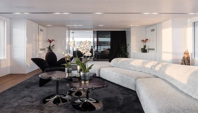 R23 yacht for sale 14