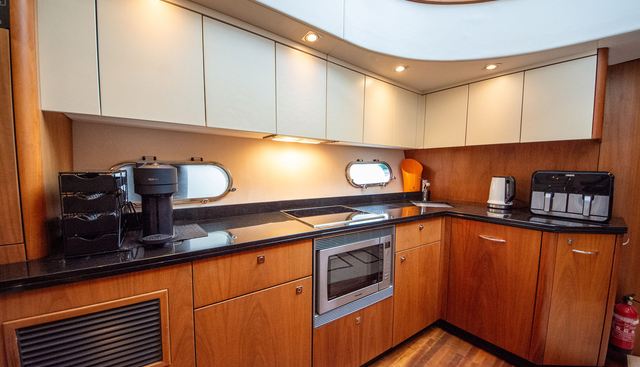 JUNIOR yacht for sale 30