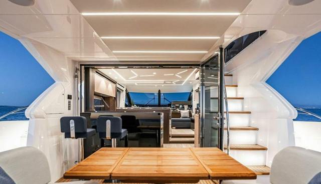 MANHATTAN 55 yacht for sale 5