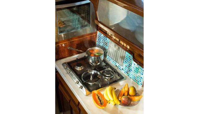 New School yacht for sale 27
