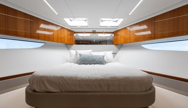 HERMOSA yacht for sale 24