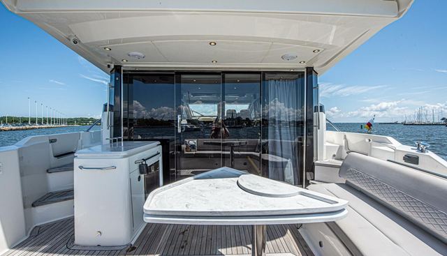 Bob 'N Around yacht for sale 18