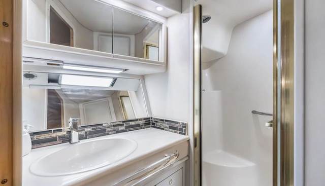 AQUA yacht for sale 23