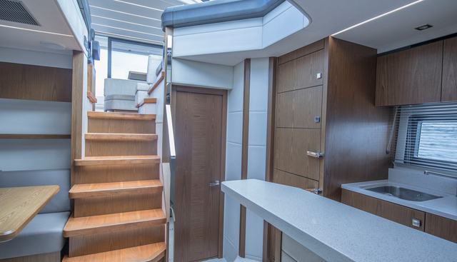 QUEEN B yacht for sale 23