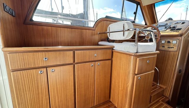 noname yacht for sale 9