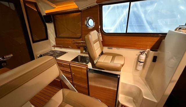 JUNI yacht for sale 8