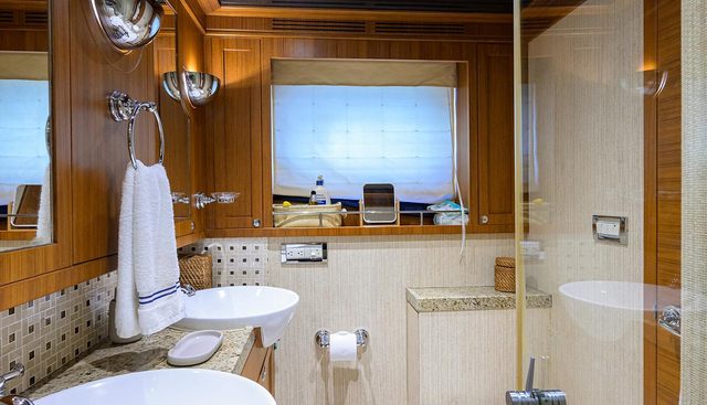 ST. TROPEZ yacht for sale 43