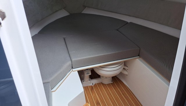 Great Cockpit Layout yacht for sale 39