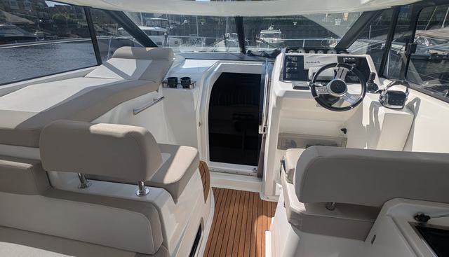 Essential Too yacht for sale 18