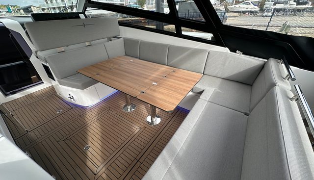 Bavaria Vida 33 Hard Top Layout 2-PALMA BOAT SHOW DISCOUNT SAVE:  22.000€ yacht for sale 18